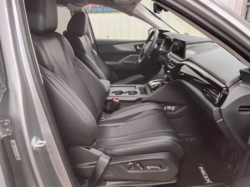 Used 2025 Acura MDX SH-AWD w/ Technology Package image 15