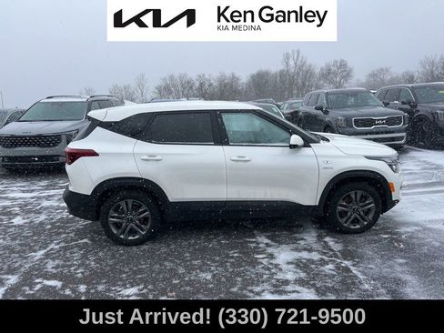 Certified 2023 Kia Seltos LX image 4