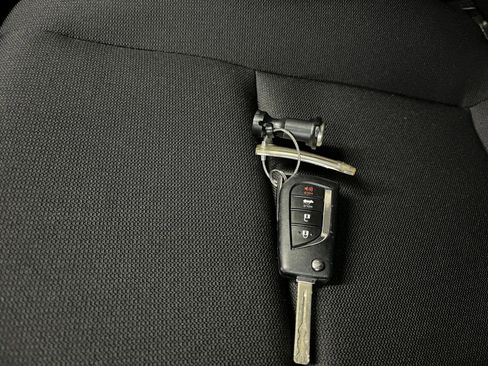 Used 2025 Toyota Corolla LE image 22