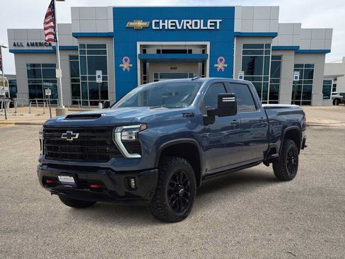 Used 2025 Chevrolet Silverado 2500 LTZ w/ Trail Boss Package AWD/4WD image 1
