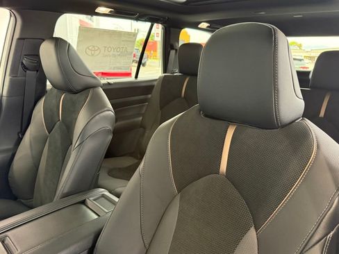 New 2026 Toyota Grand Highlander AWD Hybrid image 19