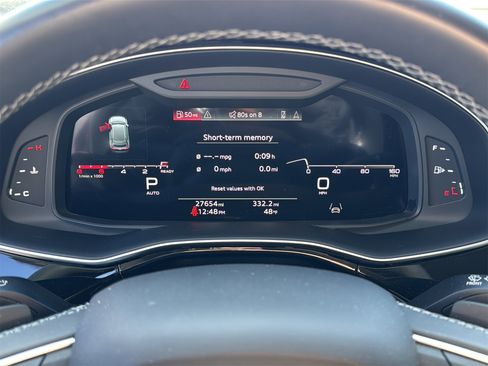 Used 2022 Audi Q8 Premium Plus image 22