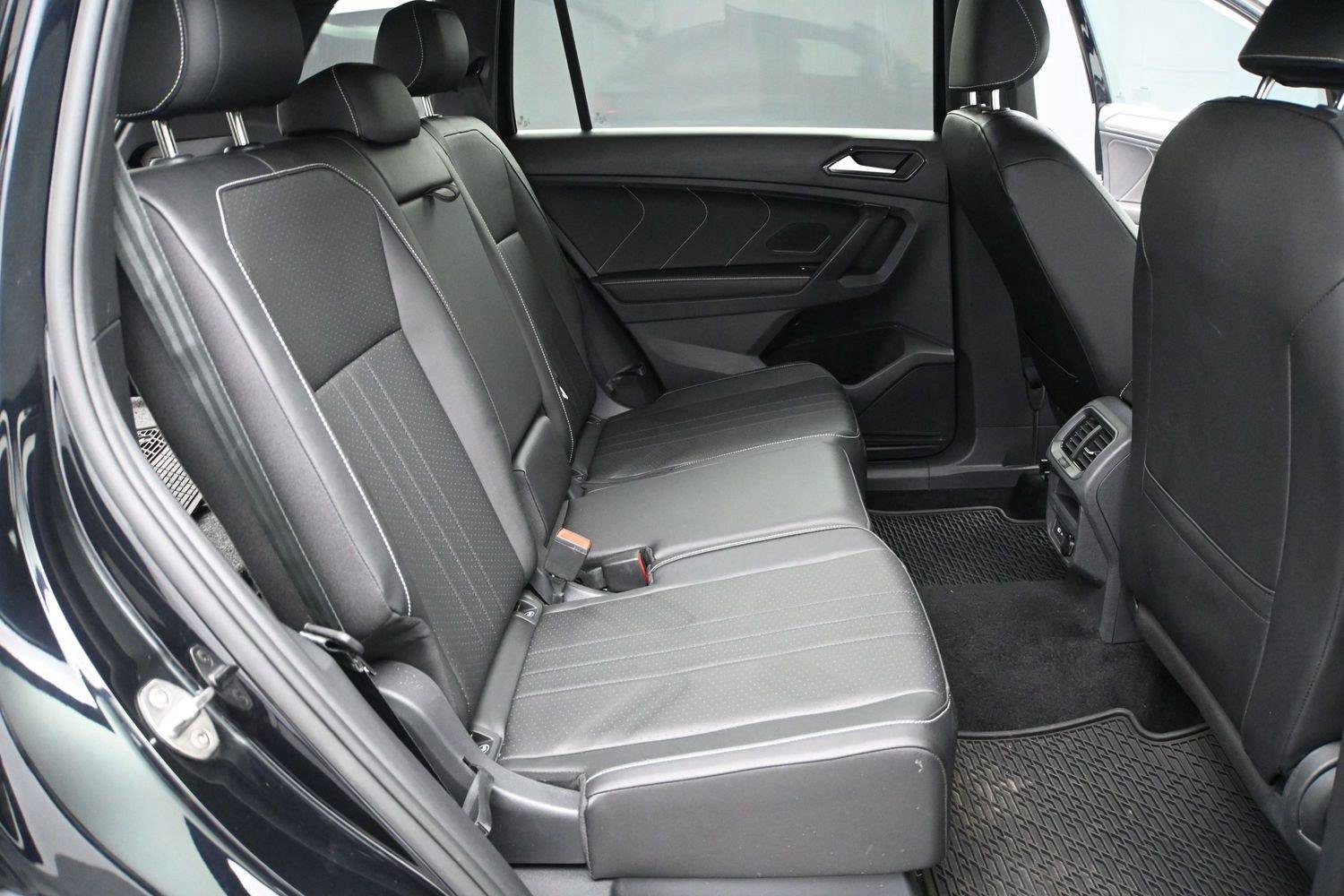 Used 2023 Volkswagen Tiguan SE R-Line AWD/4WD image 18