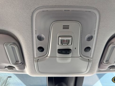 Used 2020 Toyota Prius Prime Limited image 24