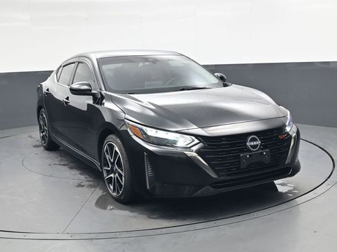 Used 2024 Nissan Sentra SR image 1