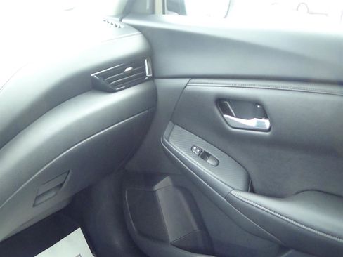 Used 2025 Nissan Sentra SV FWD image 30