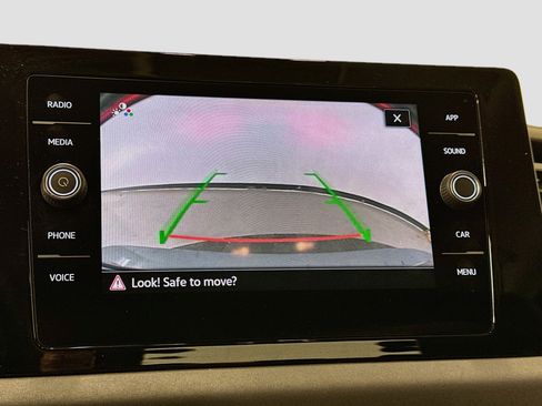 Used 2025 Volkswagen Jetta SE FWD image 23