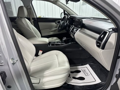 Used 2022 Kia Sorento EX image 28