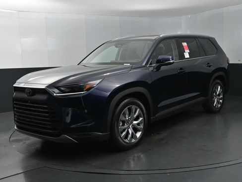Used 2025 Toyota Grand Highlander AWD Hybrid image 1