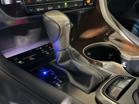 Used 2019 Lexus RX 350 FWD w/ Premium Package image 32