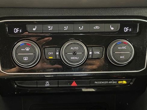 Used 2020 Volkswagen Atlas Cross Sport SEL R-Line image 28