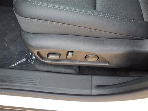 New 2026 Chevrolet Equinox LT w/ Convenience Package II image 19