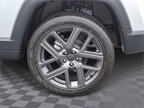 New 2026 Jeep Compass Limited image 5