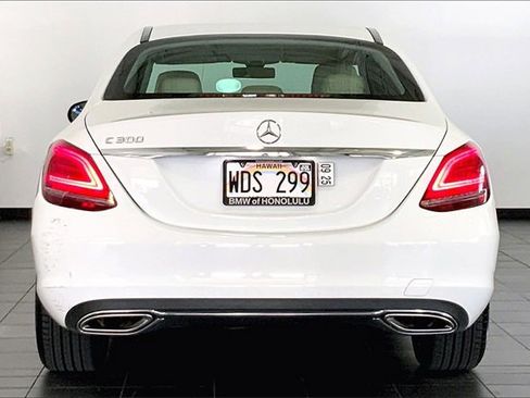 Used 2021 Mercedes-Benz C 300 Sedan image 4