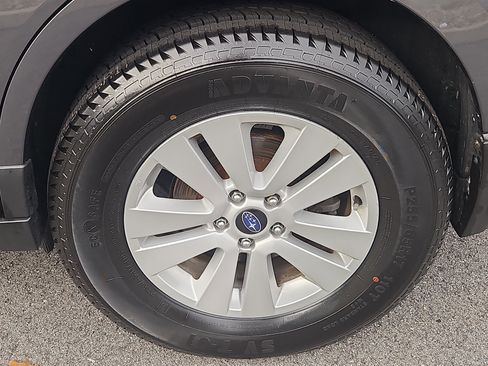 Used 2019 Subaru Outback 2.5i Premium image 24