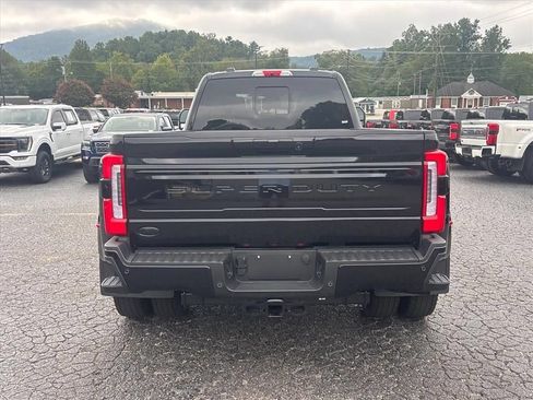 Used 2025 Ford F450 Platinum w/ FX4 Off-Road Package AWD/4WD image 6