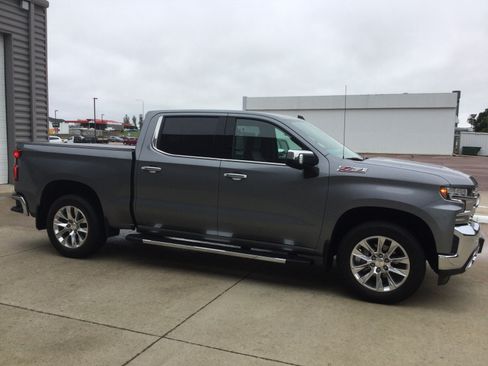 Used 2021 Chevrolet Silverado 1500 LTZ w/ LTZ Convenience Package II AWD/4WD image 4
