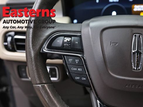 Used 2022 Lincoln Nautilus AWD w/ Premium Package image 15