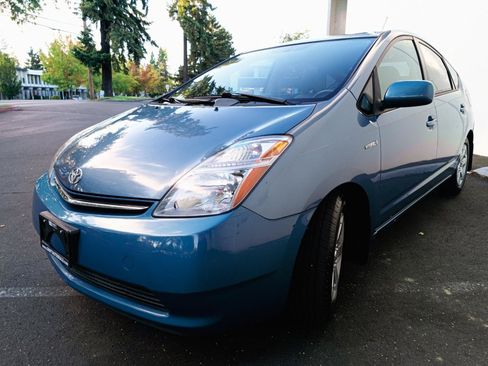 Used 2009 Toyota Prius w/ Pkg 2 FWD image 3