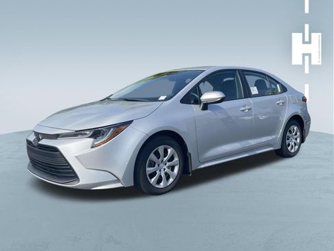 Used 2026 Toyota Corolla LE FWD image 3