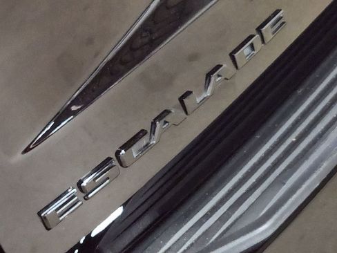 Used 2021 Cadillac Escalade Premium Luxury Platinum image 25