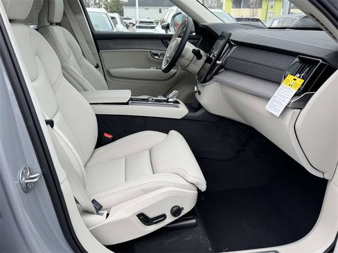 New 2026 Volvo XC90 T8 Ultra w/ Protection Package Premier image 11