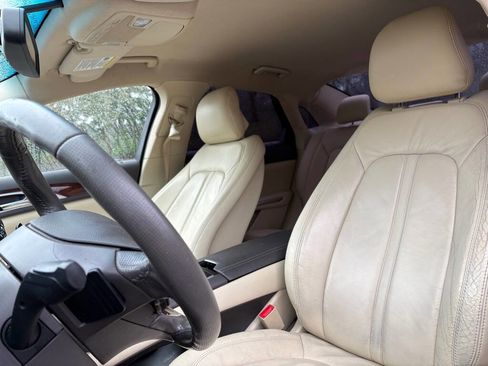 Used 2014 Lincoln MKZ image 11