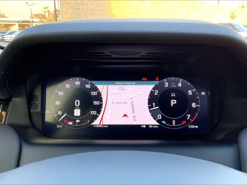 Used 2024 Land Rover Discovery Sport S image 25