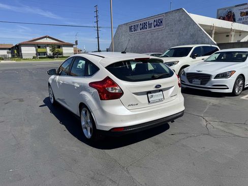 Used 2014 Ford Focus Titanium FWD image 2