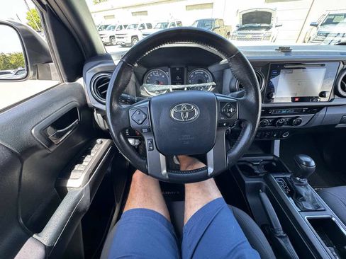 Used 2016 Toyota Tacoma TRD Off-Road AWD/4WD image 31