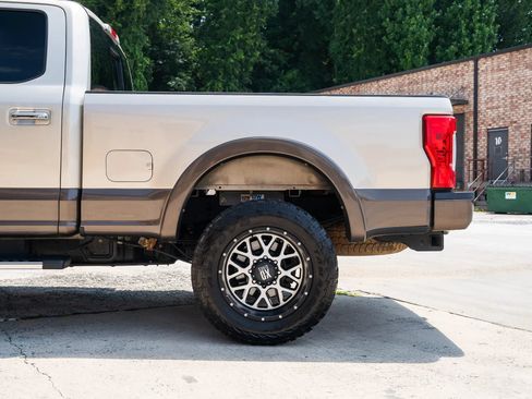 Used 2017 Ford F250 Lariat w/ Chrome Package AWD/4WD image 5