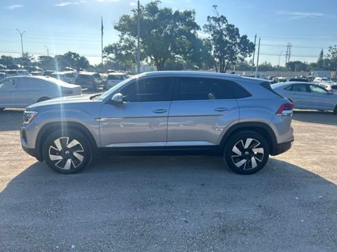 Used 2024 Volkswagen Atlas Cross Sport SE w/ Panoramic Sunroof Package AWD/4WD image 17