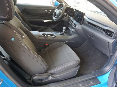 Used 2024 Ford Mustang Coupe RWD image 3
