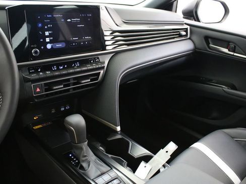 Used 2026 Toyota Camry SE w/ Convenience Package AWD/4WD image 16