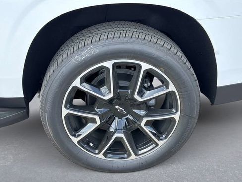 New 2026 Chevrolet Suburban RST w/ Advanced Technology Package AWD/4WD image 10