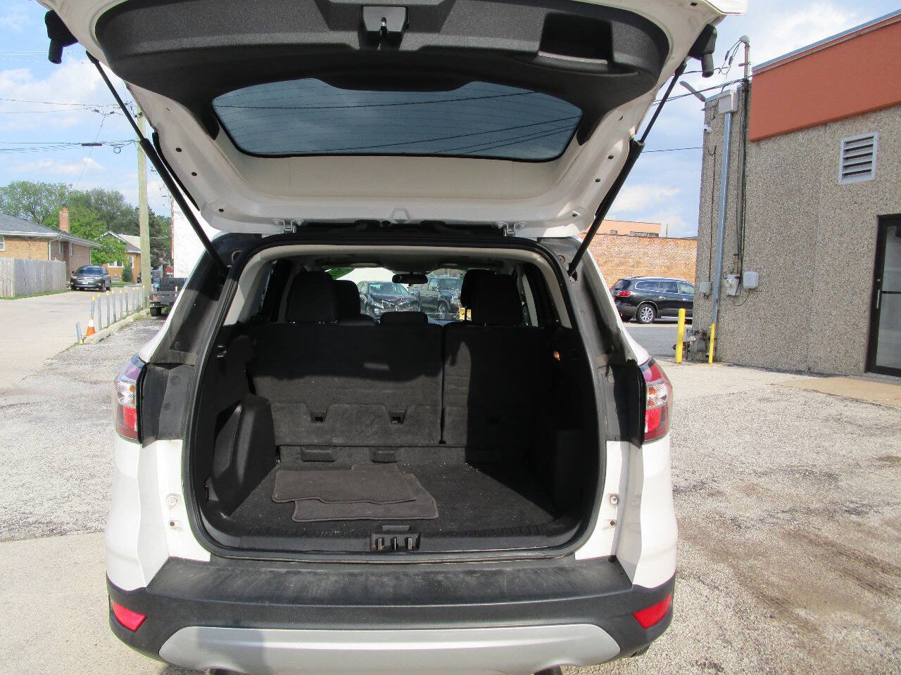 Used 2018 Ford Escape SE w/ SE Sync 3 Package FWD image 12