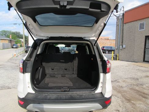 Used 2018 Ford Escape SE w/ SE Sync 3 Package FWD image 12