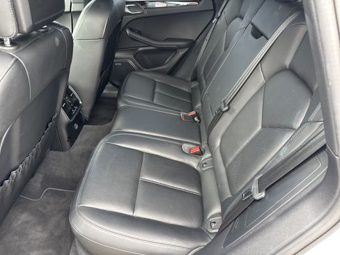 Used 2018 Porsche Macan AWD/4WD image 11