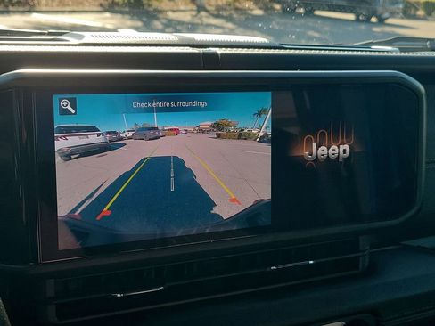 Used 2024 Jeep Gladiator Mojave image 28