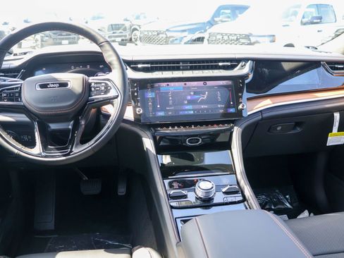 New 2026 Jeep Grand Cherokee L Summit AWD/4WD image 18
