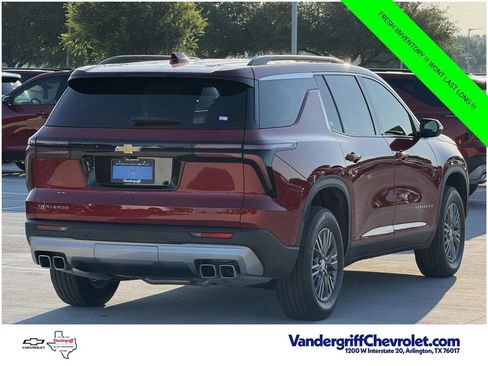Certified 2025 Chevrolet Traverse LT FWD image 4