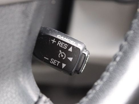 Used 2012 Toyota Camry XLE image 31