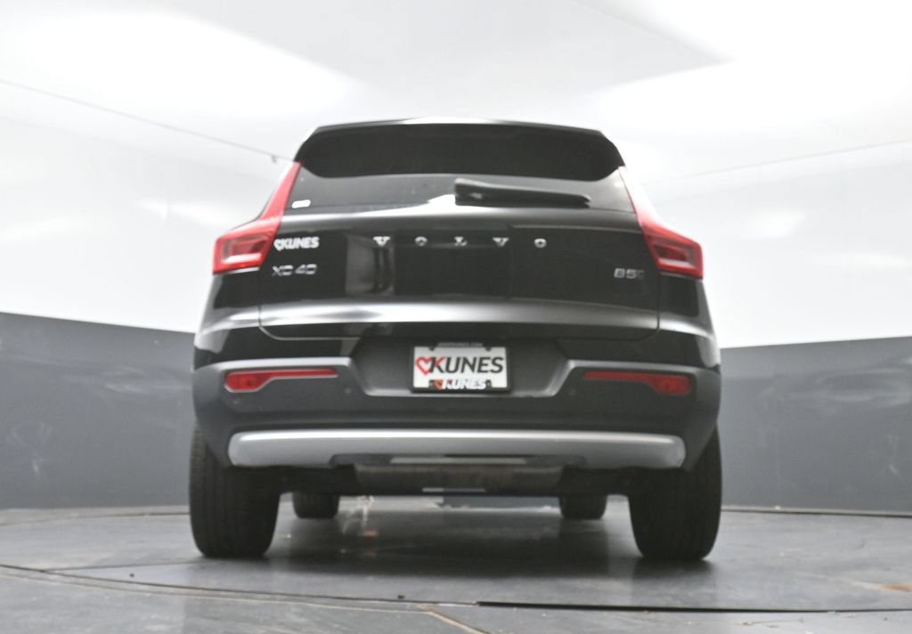 Used 2025 Volvo XC40 B5 Core AWD/4WD image 56