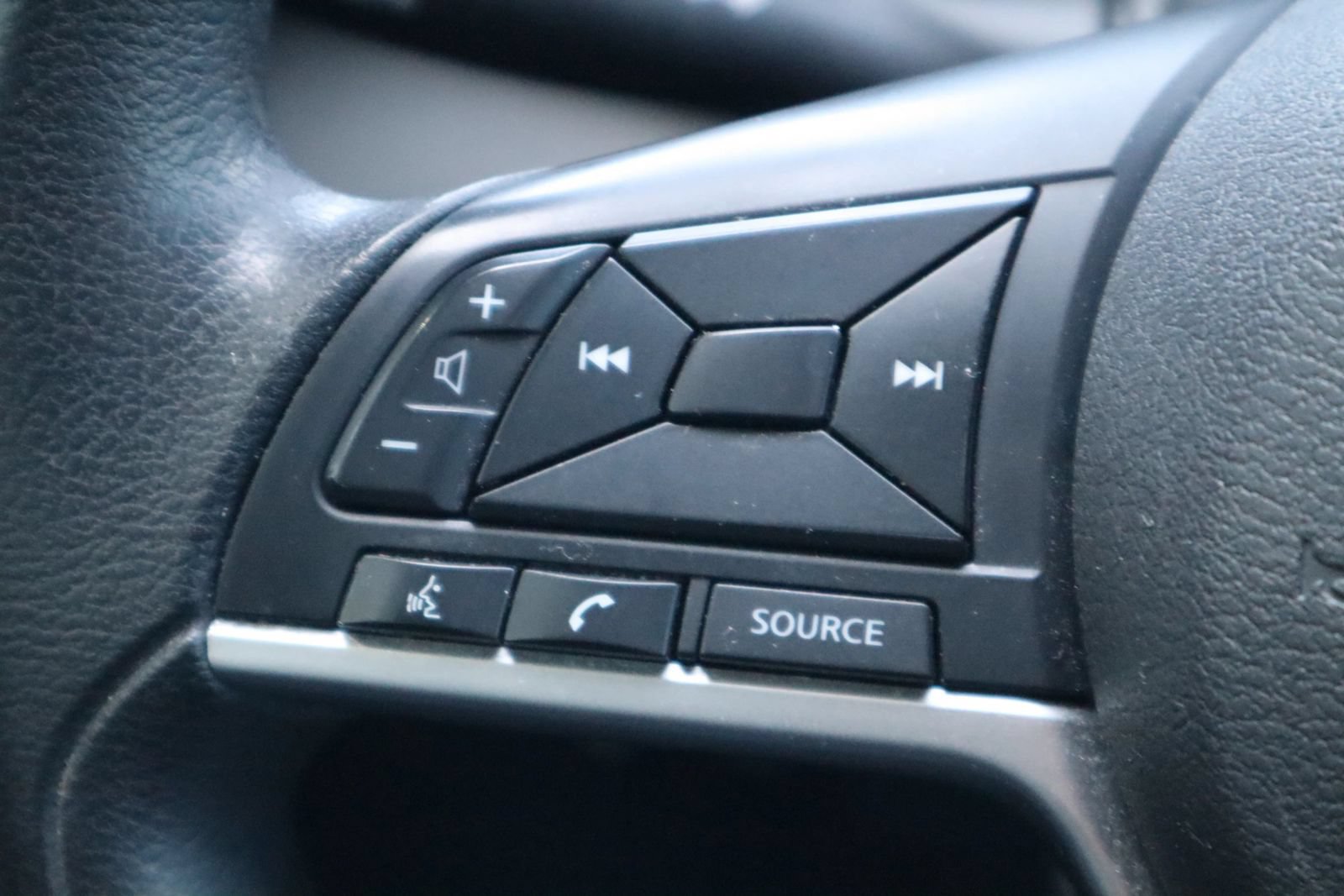 Used 2022 Nissan Kicks S FWD image 25
