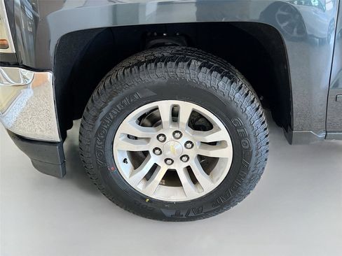 Used 2018 Chevrolet Silverado 1500 LT w/ All Star Edition image 27