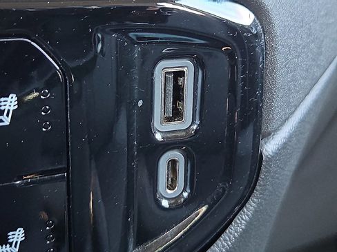 Used 2023 Chevrolet Silverado 1500 RST image 21