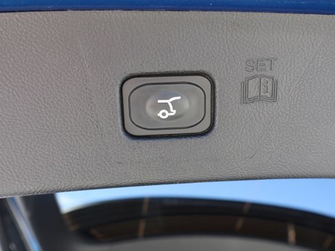 Used 2024 Ford Edge SEL w/ Sport Appearance Package image 24