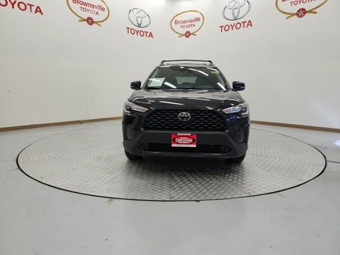 Used 2025 Toyota Corolla Cross LE image 4
