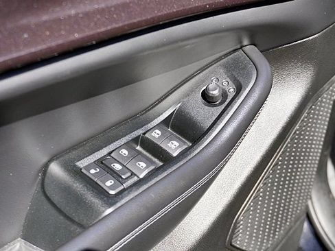 Used 2023 Jeep Grand Cherokee L Laredo RWD image 25