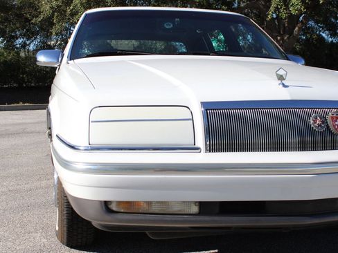 Used 1993 Chrysler New Yorker Fifth Avenue image 38